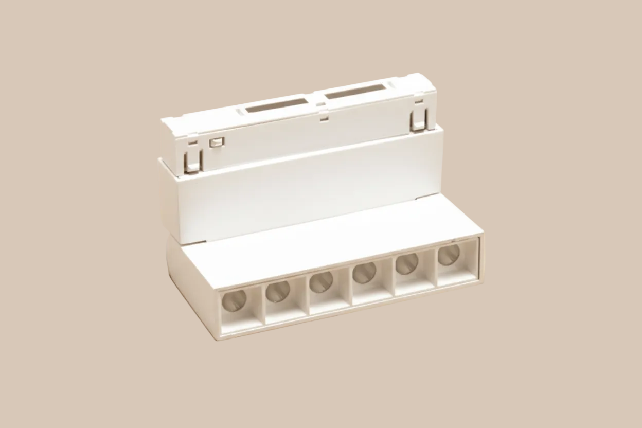 AKCENTINIAI ŠVIESTUVAI MAGNETINIUI BEGĖLIUI TAMPA