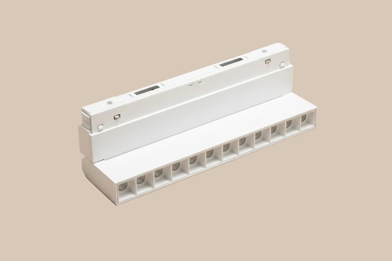 AKCENTINIAI ŠVIESTUVAI MAGNETINIUI BEGĖLIUI TAMPA