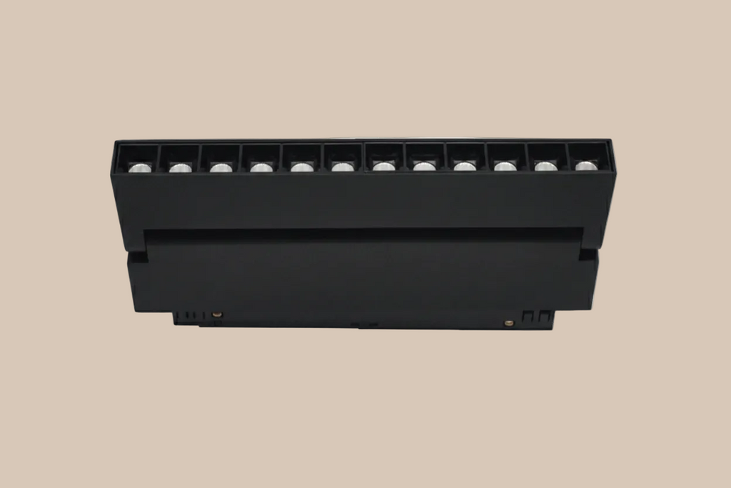 AKCENTINIAI ŠVIESTUVAI MAGNETINIUI BEGĖLIUI TAMPA