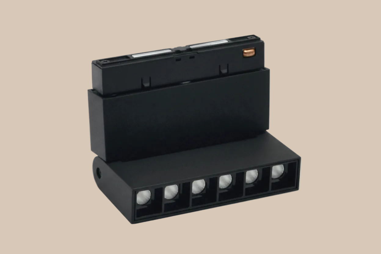 AKCENTINIAI ŠVIESTUVAI MAGNETINIUI BEGĖLIUI TAMPA